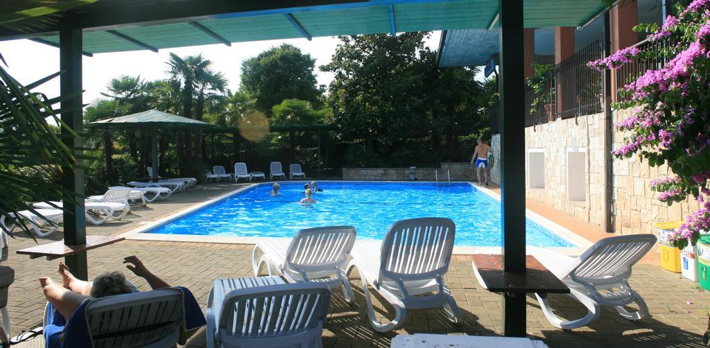 Residence Miralago Rooms & Apartments Manerba del Garda Kültér fotó
