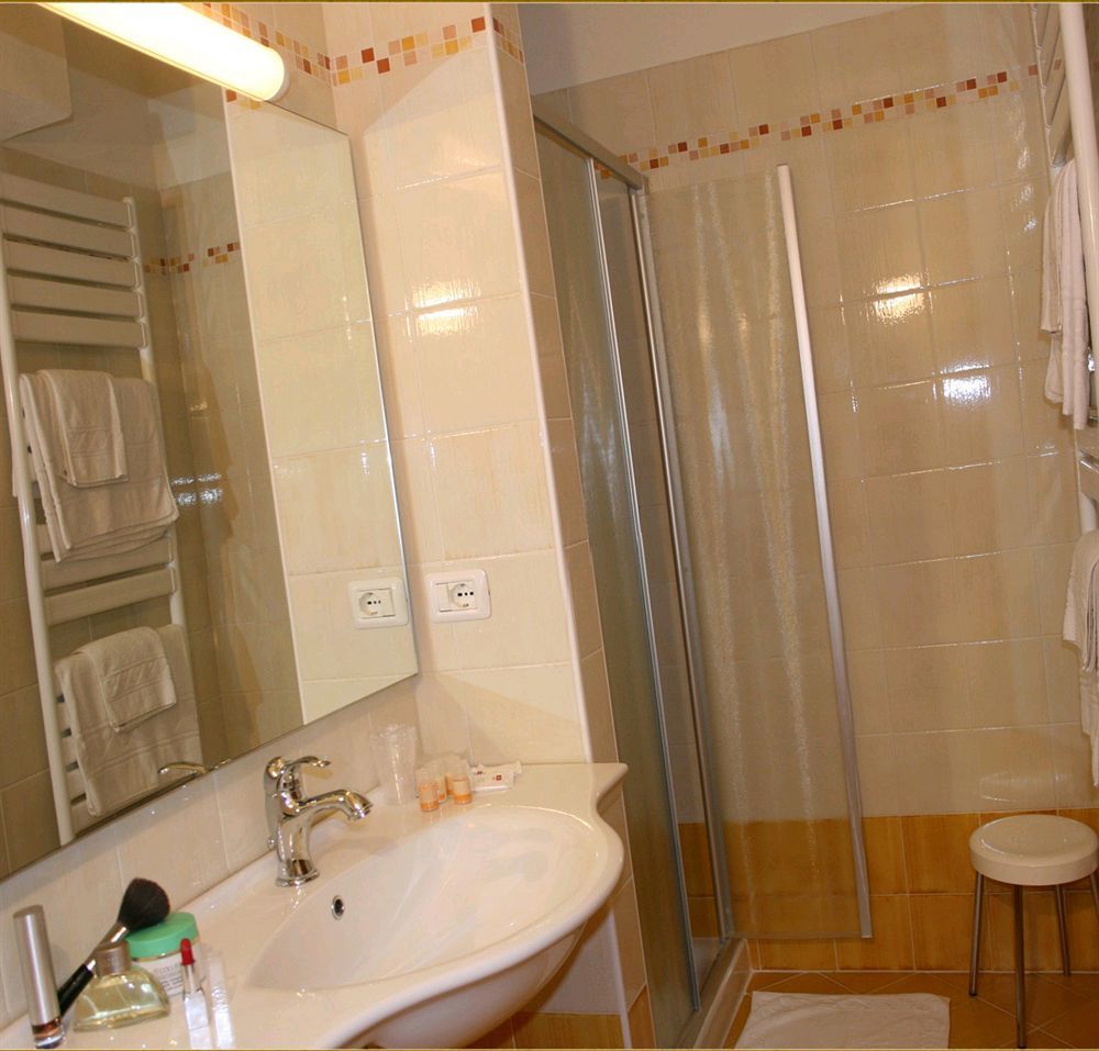 Residence Miralago Rooms & Apartments Manerba del Garda Kültér fotó