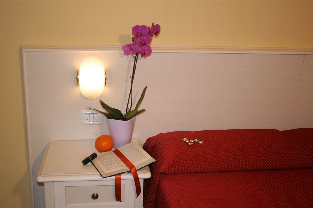 Residence Miralago Rooms & Apartments Manerba del Garda Kültér fotó