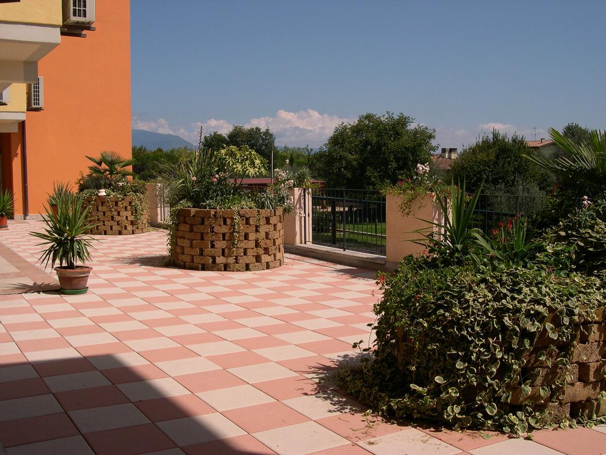 Residence Miralago Rooms & Apartments Manerba del Garda Kültér fotó