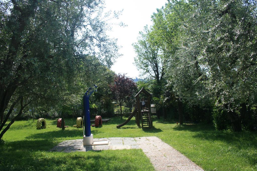 Residence Miralago Rooms & Apartments Manerba del Garda Kültér fotó